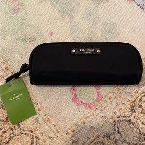 Kate Spade ♠️ small sunglass/utility zip bag
